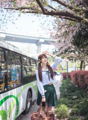 丰满岳妇张开腿任你躁_BD英语HD高清在线观看