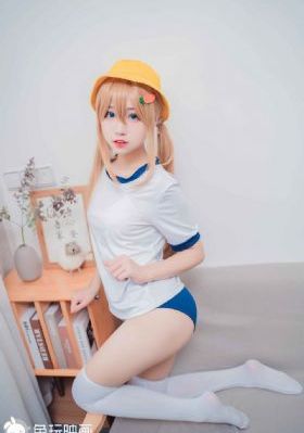 欧美性裸露时装秀v_剧情片在线播放